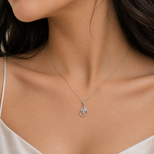 Elegant Floral Crystal Pendant Necklace